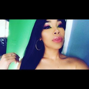 Meet your Posher, Sheila